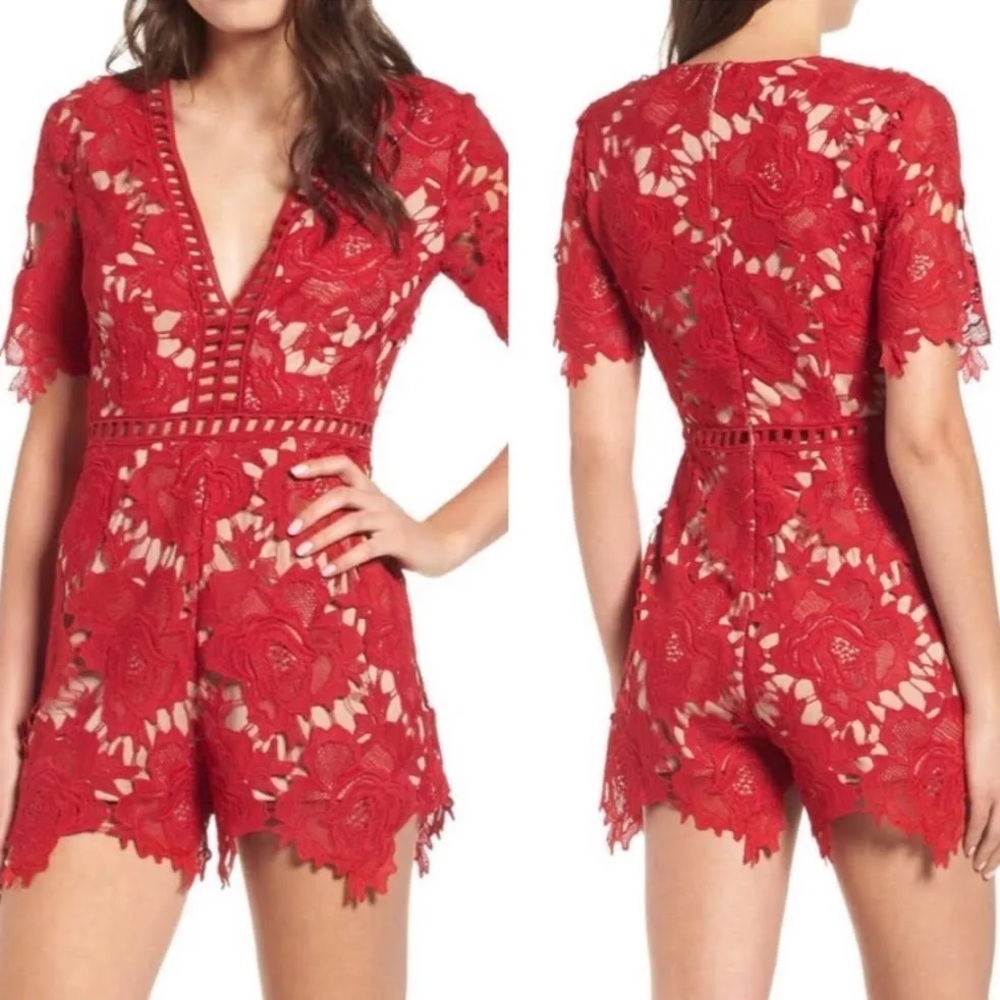 ASTR Short Sleeve Lace Romper in Red Lipstick sz Medium